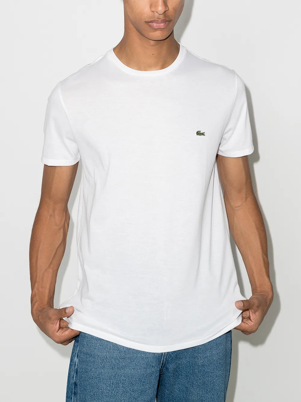 T-shirt decote careca com logo bordado