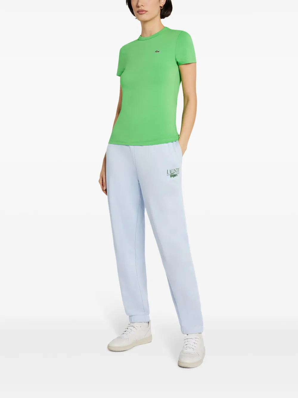 calças com logotipo impresso