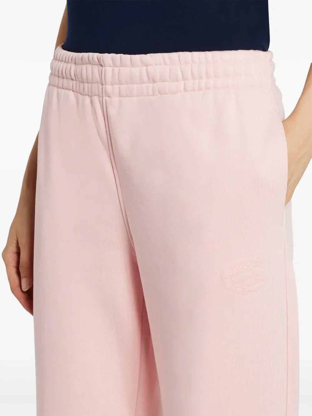 calças com cordões na cintura