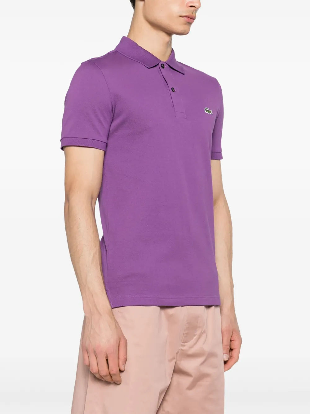 Camisa polo roxo com mangas curtas com patch de logo