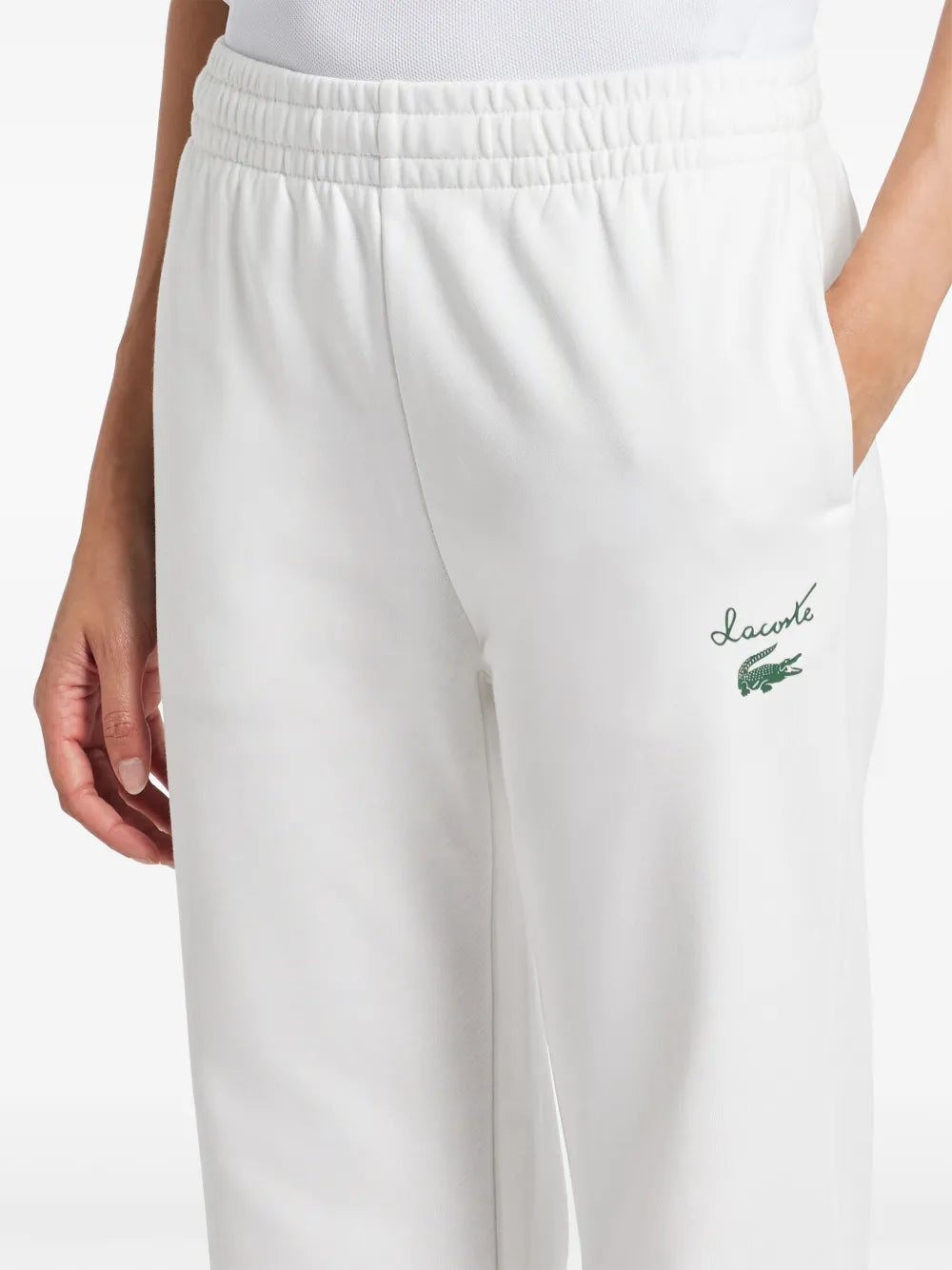 calças com logotipo