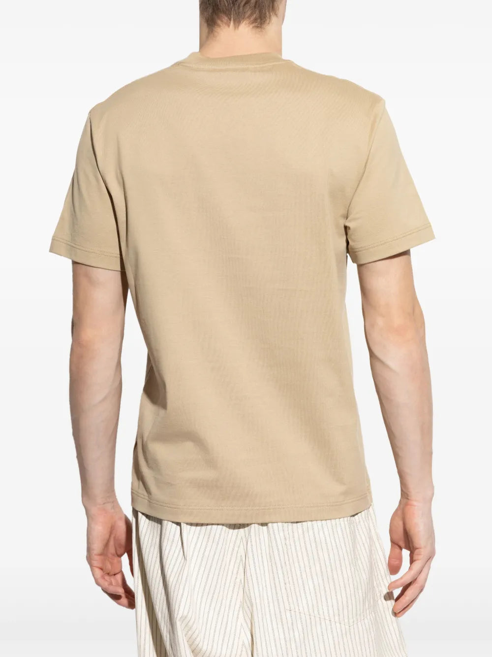 T-shirt com emblema bordado