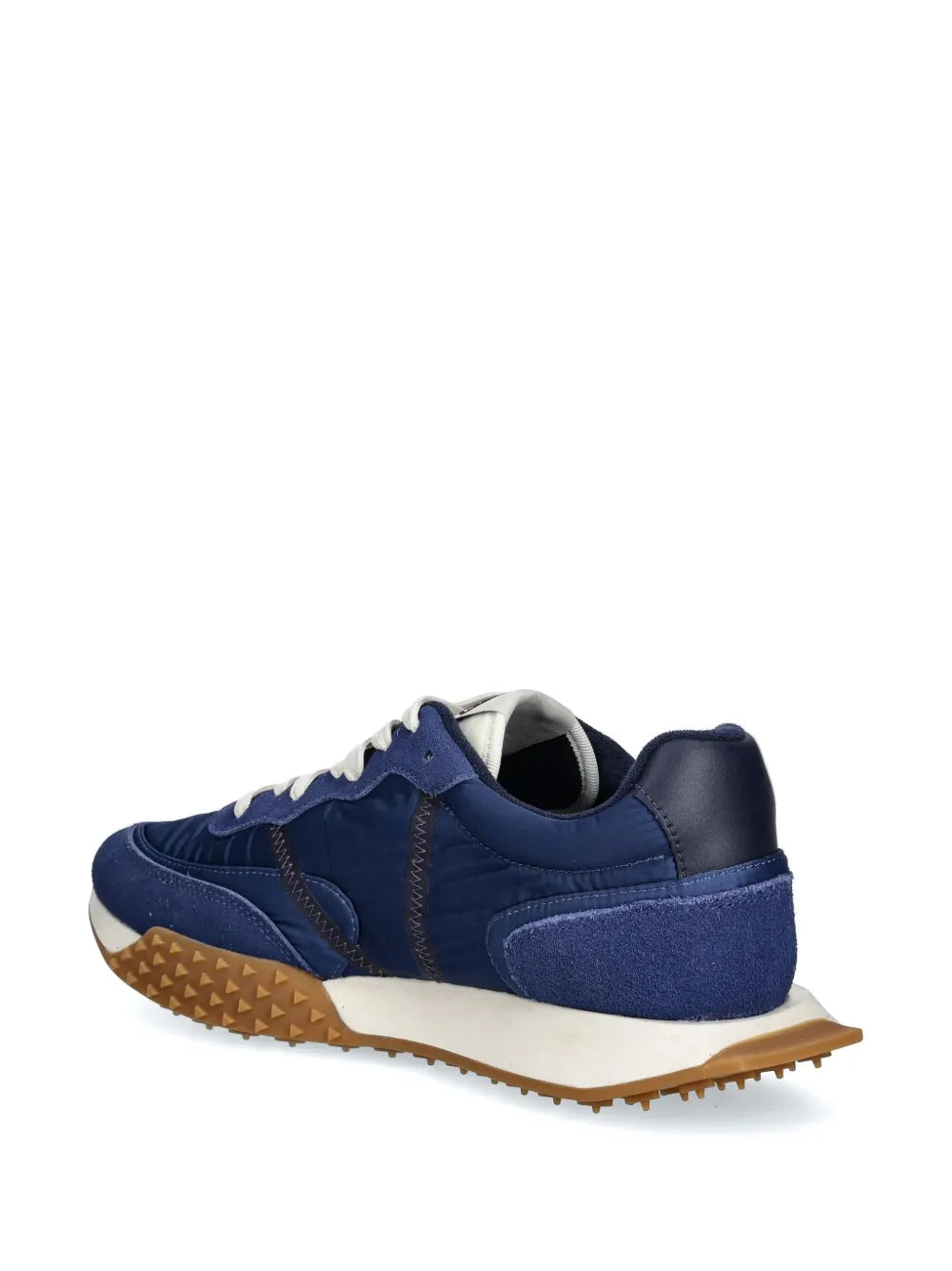 Tênis com patch de logo