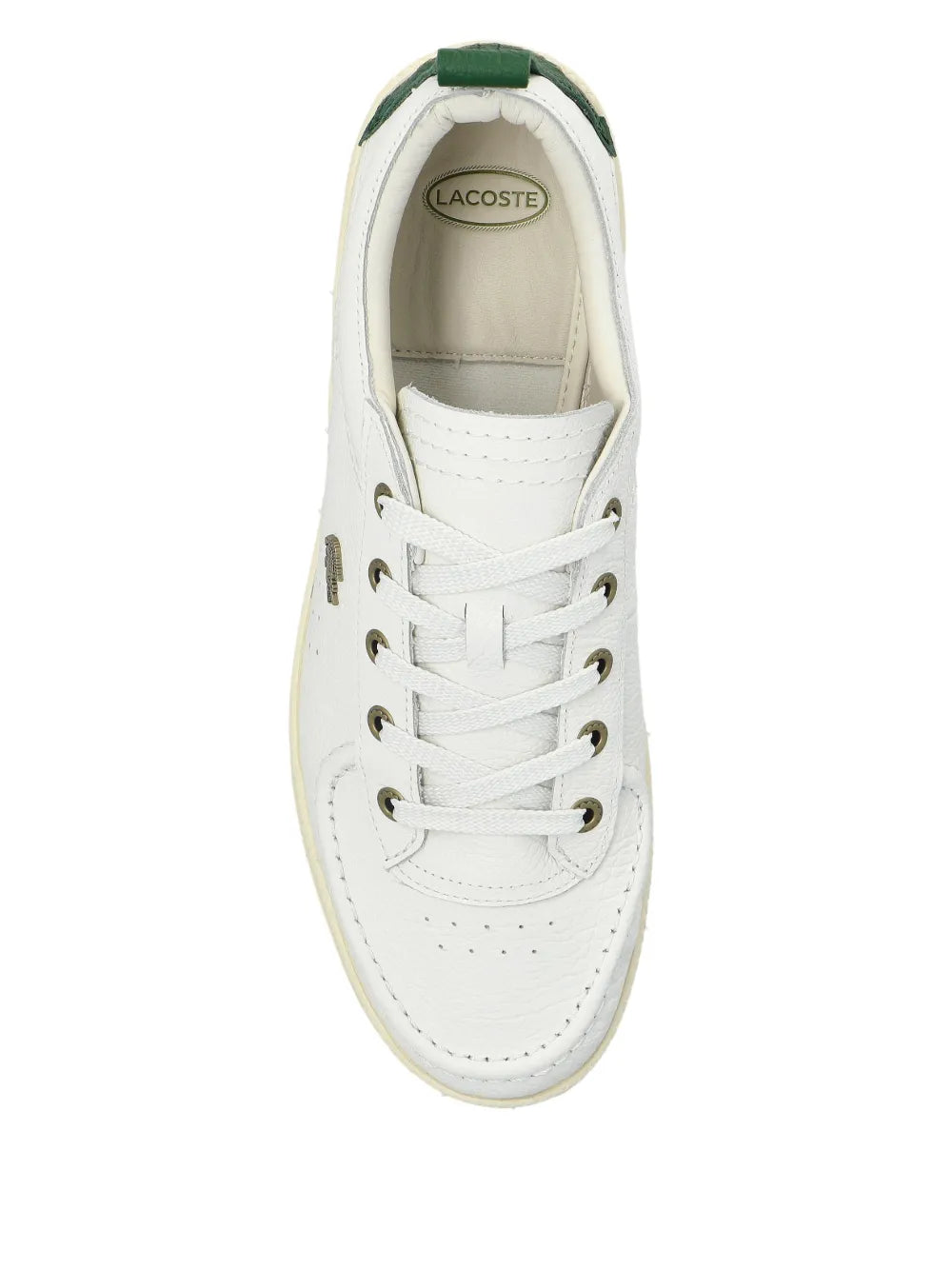 Tênis com logo bordado