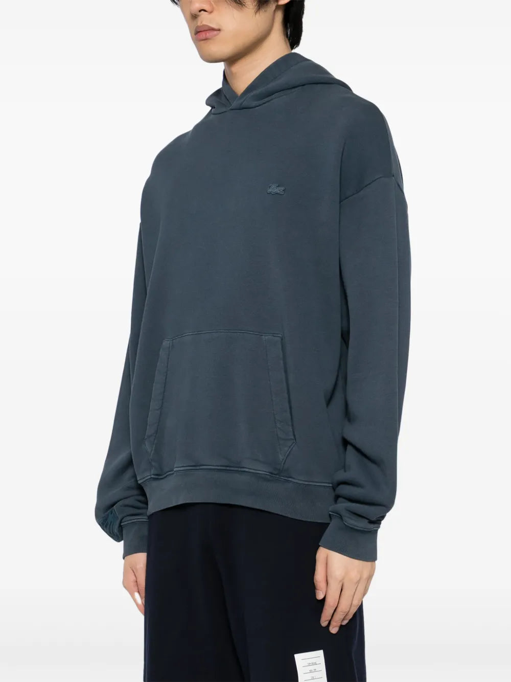 Casaco azul escuro de capuz com patch de logo