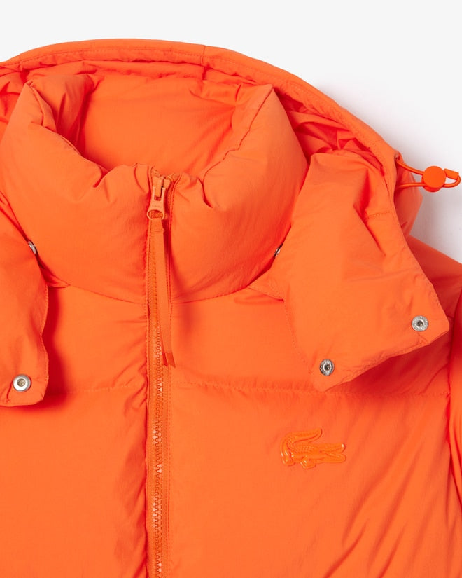 Jaqueta acolchoada com capuz e corte solto