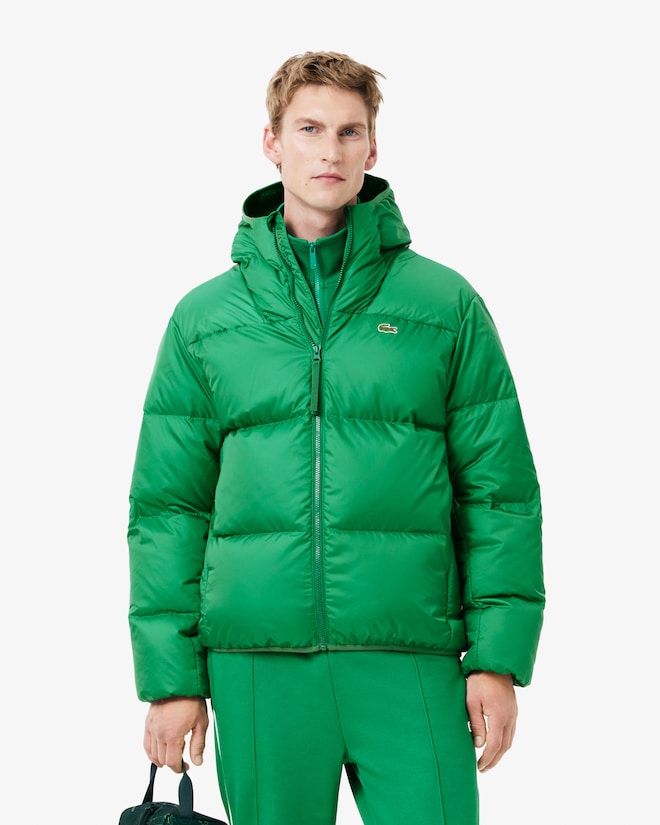 Casaco curta acolchoada com capuz repelente à água