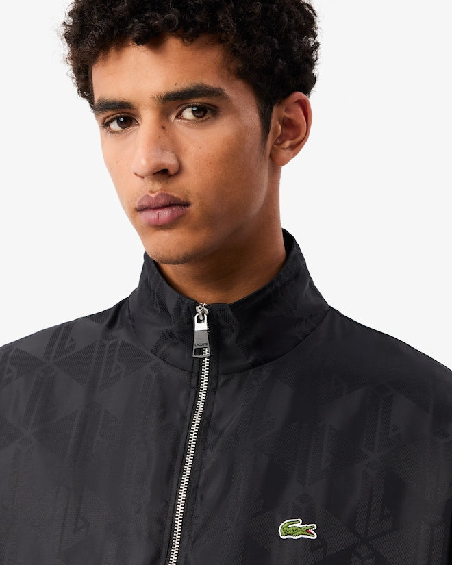 Casaco com monograma