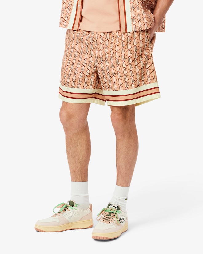 Shorts leves com estampa de monograma