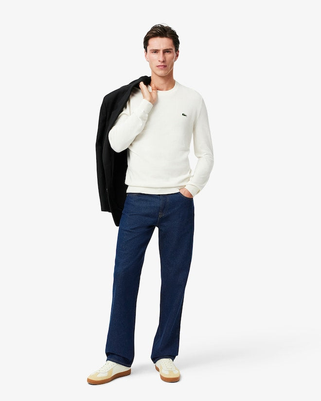 Calça jeans de corte reto na cor índigo com cinco bolsos