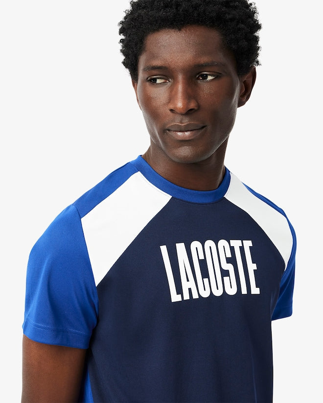 T-shirt desportiva com blocos de cores