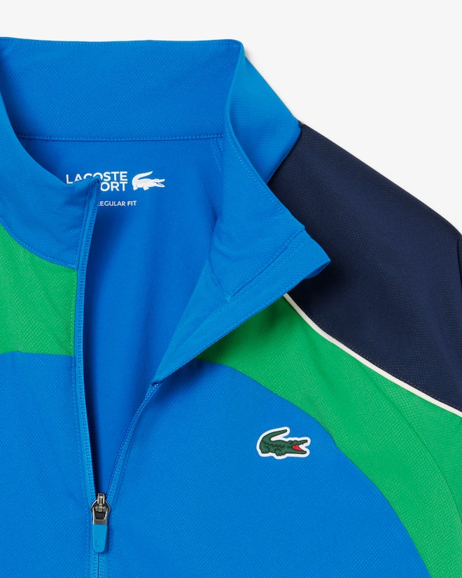 Conjunto verde e azul com logo