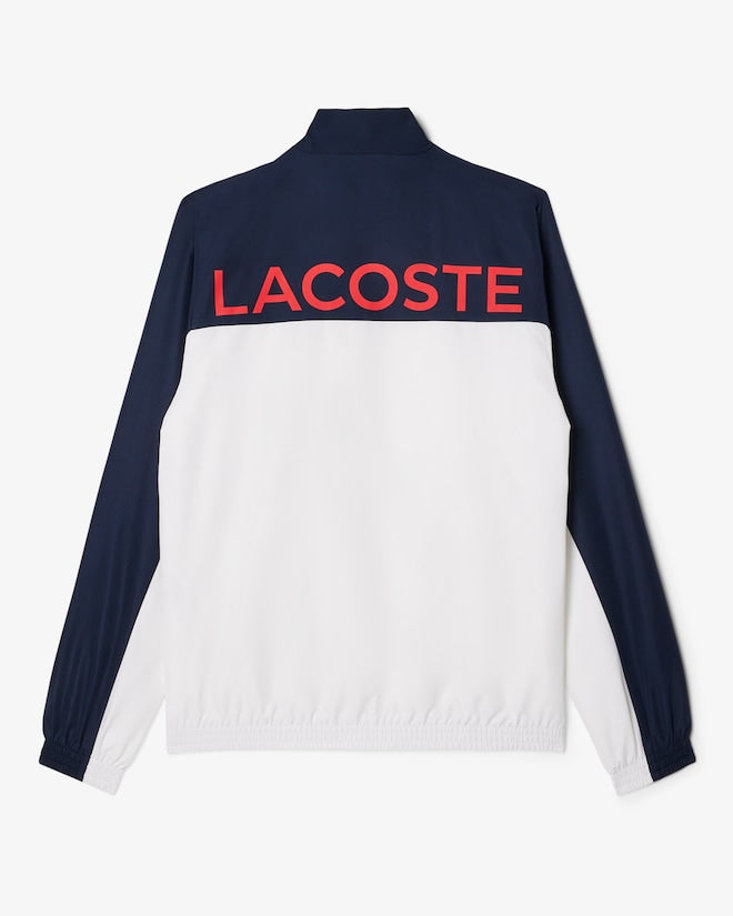 Conjunto branco e azul com logo