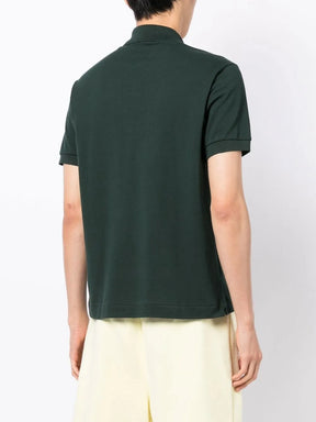 Camisa polo verde escuro com mangas curtas com patch de logo