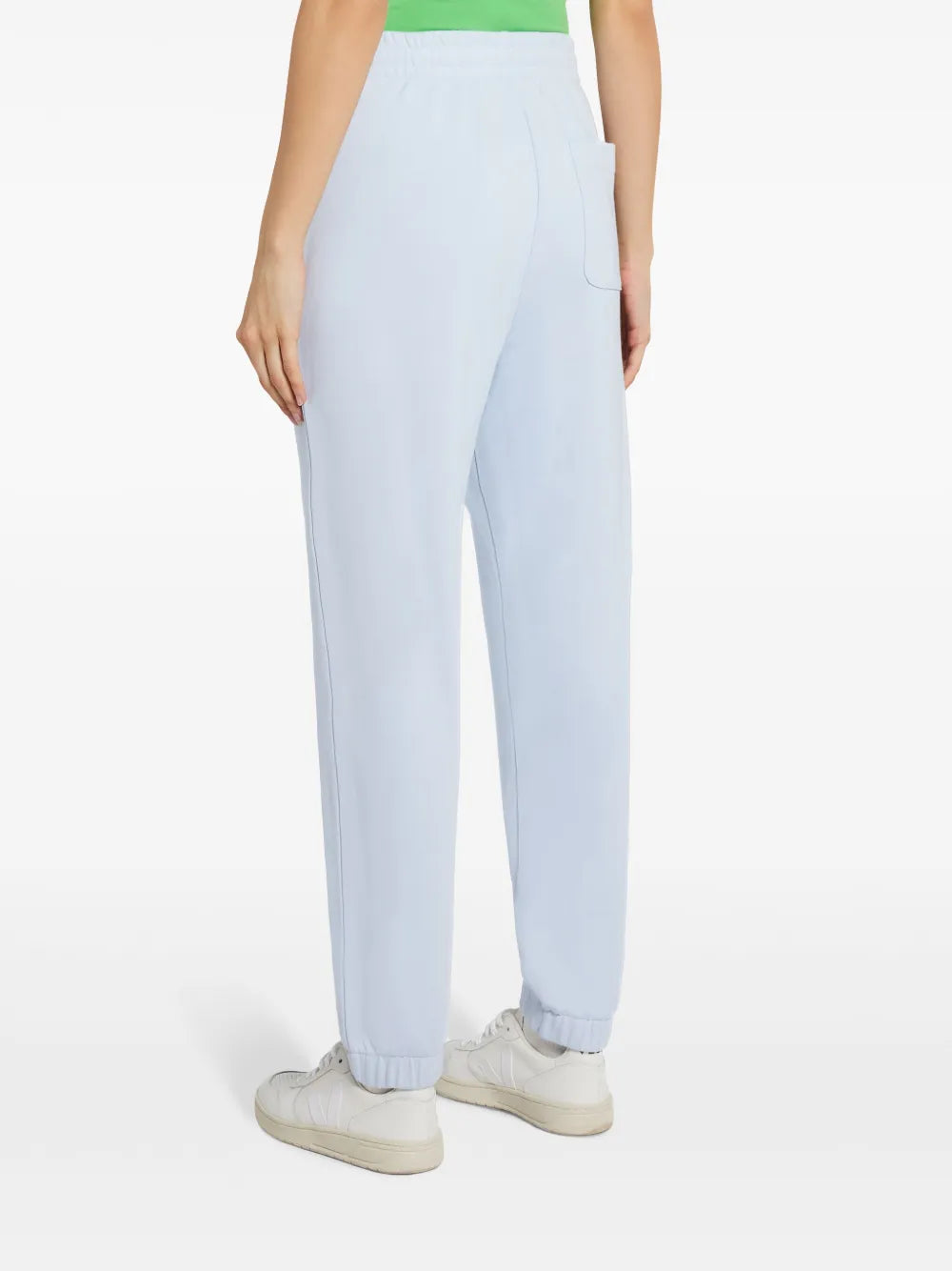 calças com logotipo impresso