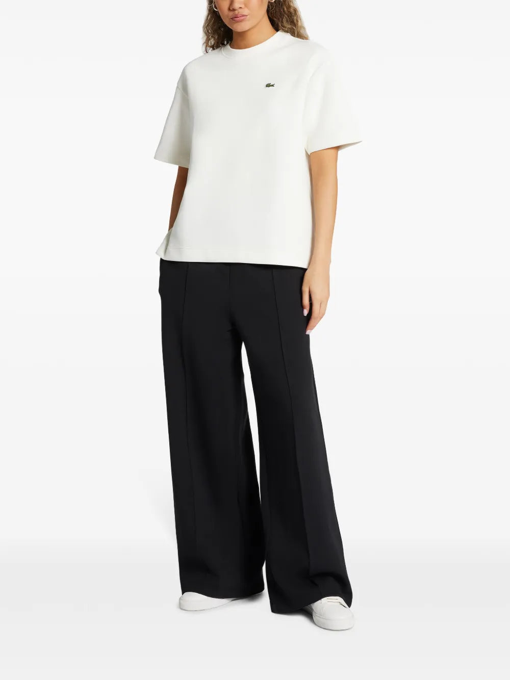 calças com logotipo bordado