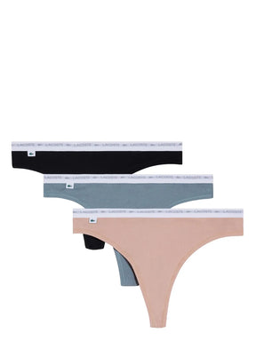 conjunto de três tangas com logotipo na cintura