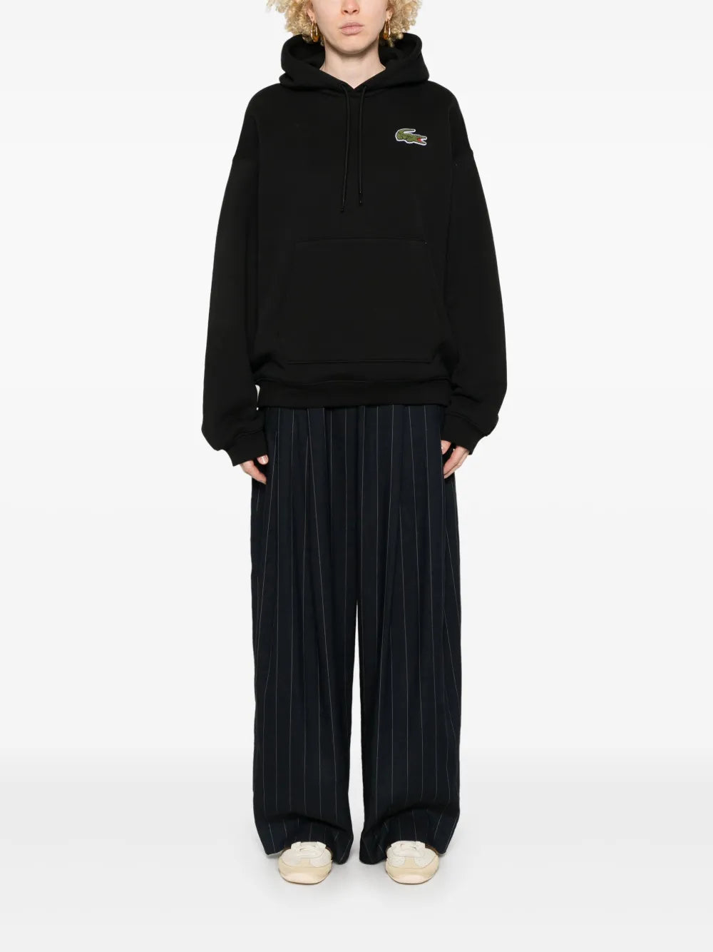 Casaco preto com patch de crocodilo