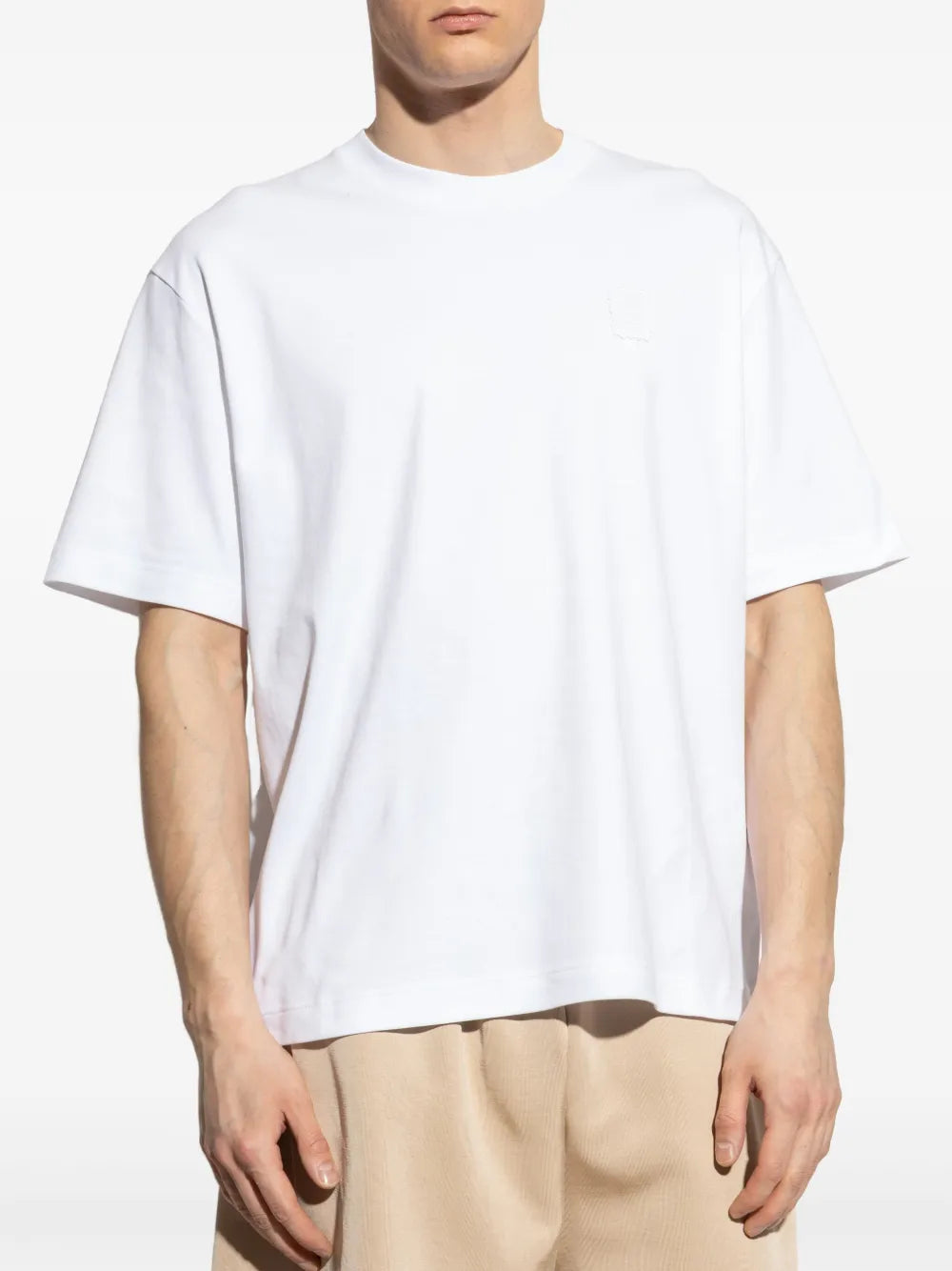 Camisa com aplicação de patch