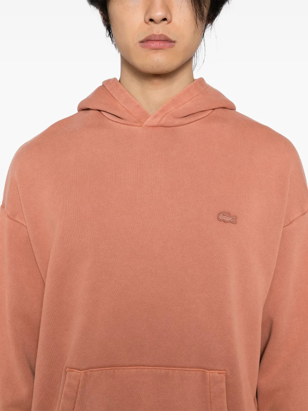 Casaco rosa claro jeans com capuz e patch de logo