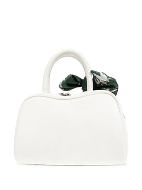 bolsa de couro com detalhe de cachecol