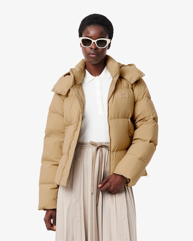 Jaqueta acolchoada com capuz e corte solto