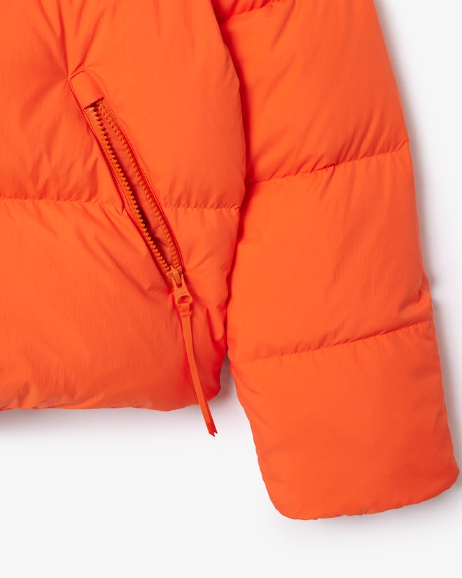 Jaqueta acolchoada com capuz e corte solto