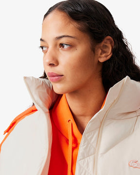 Jaqueta curta acolchoada oversized com capuz