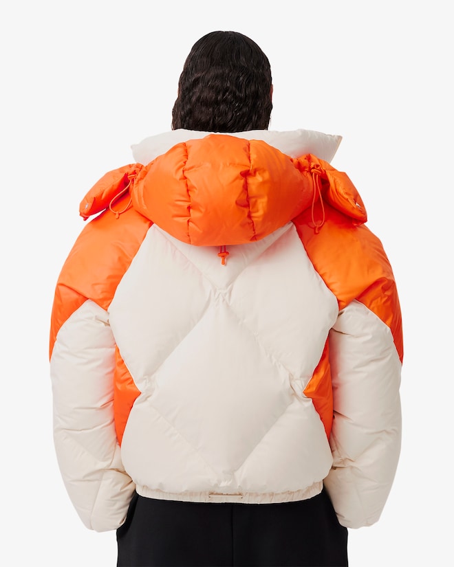 Jaqueta curta acolchoada oversized com capuz