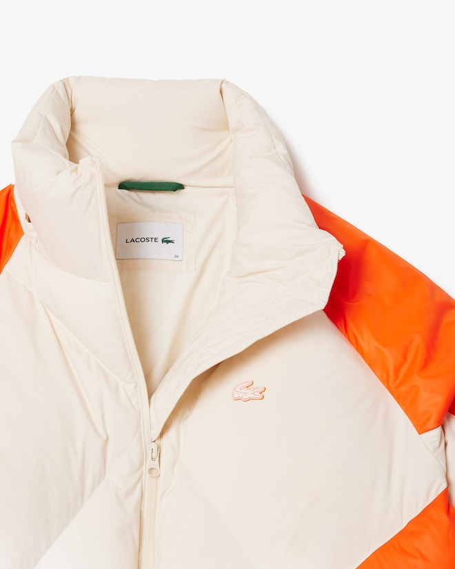 Jaqueta curta acolchoada oversized com capuz