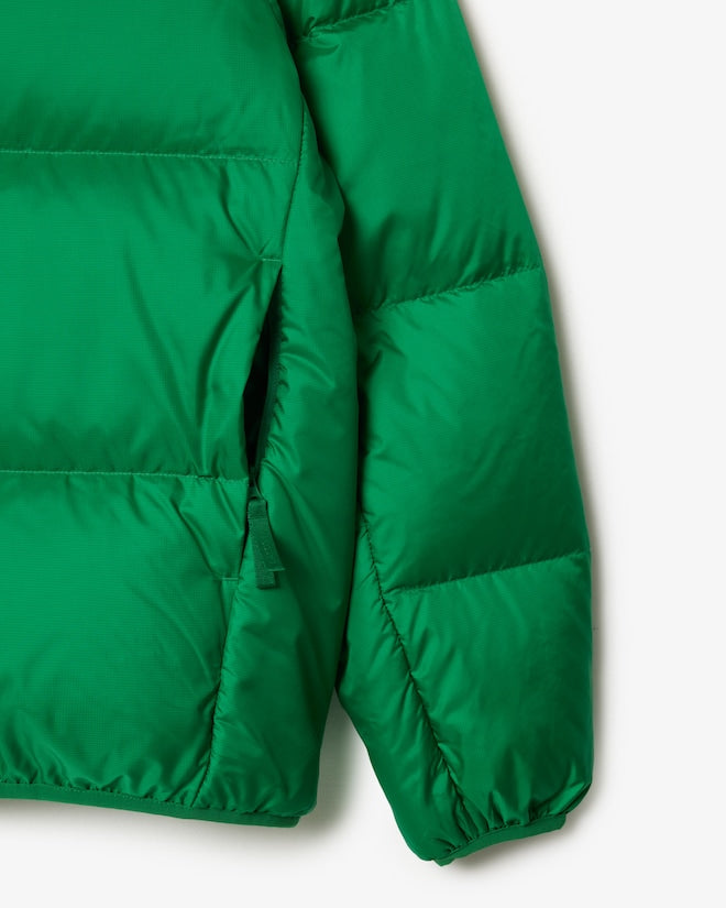 Casaco curta acolchoada com capuz repelente à água