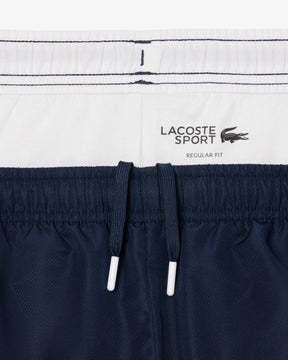 Conjunto verde e branco com logo