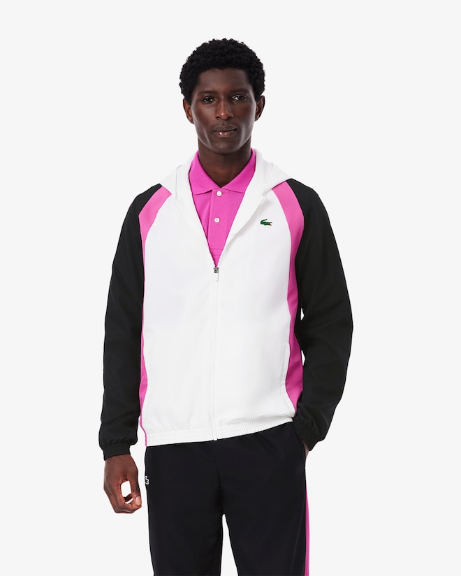 Conjunto rosa e branco com logo