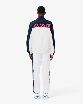 Conjunto branco e azul com logo